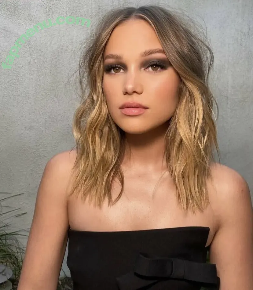 Olivia Holt nude photo #0930 (olivia_holt / wcrfcure)