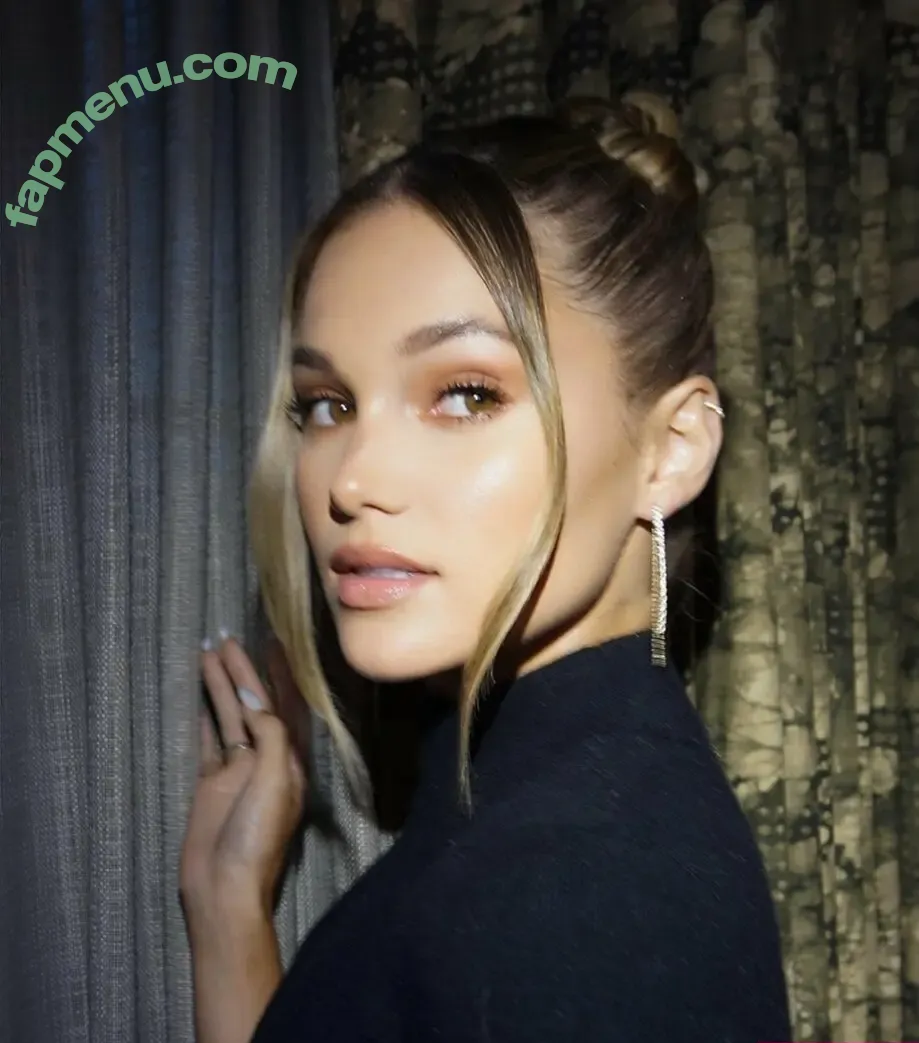 Olivia Holt nude photo #0935 (olivia_holt / wcrfcure)