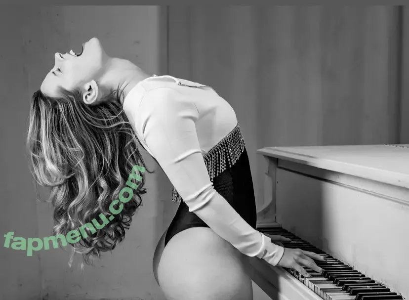 Olivia Howell nude photo #0012 (Olivia Howell Lewis / model_girlnextdoor / olivia.howell.lewis)