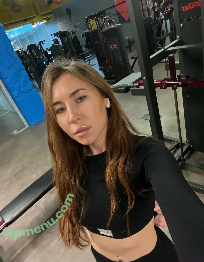 olivia_lemni nude photo #0007 (livmanni)