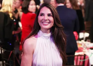 Olivia Munn / oliviamunn nude photo #1137