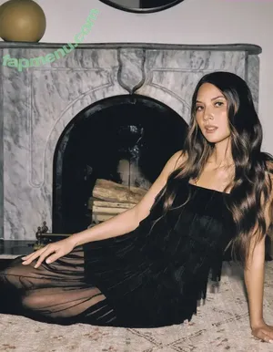 Olivia Munn / oliviamunn nude photo #1165