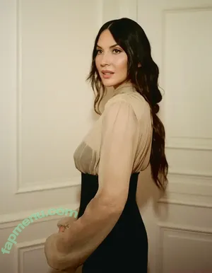 Olivia Munn / oliviamunn nude photo #1220
