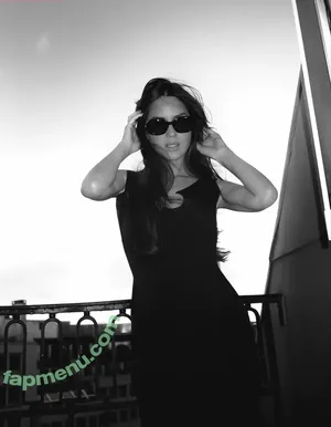 Olivia Munn / oliviamunn nude photo #1235