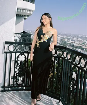 Olivia Munn / oliviamunn nude photo #1252