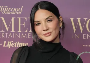 Olivia Munn / oliviamunn nude photo #1315