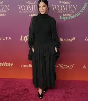 Olivia Munn / oliviamunn nude photo #1316