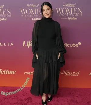 Olivia Munn / oliviamunn nude photo #1323