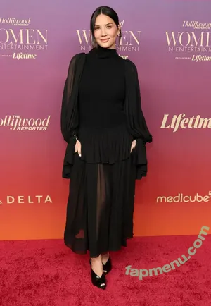 Olivia Munn / oliviamunn nude photo #1325