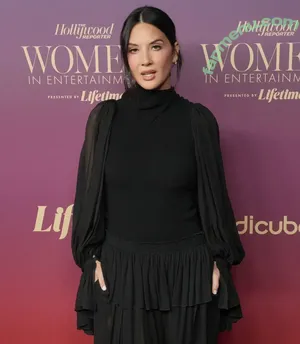 Olivia Munn / oliviamunn nude photo #1333
