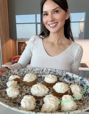 Olivia Munn / oliviamunn nude photo #1334