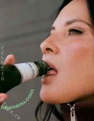 Olivia Munn / oliviamunn nude photo #1347