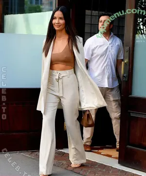 Olivia Munn / oliviamunn nude photo #1350