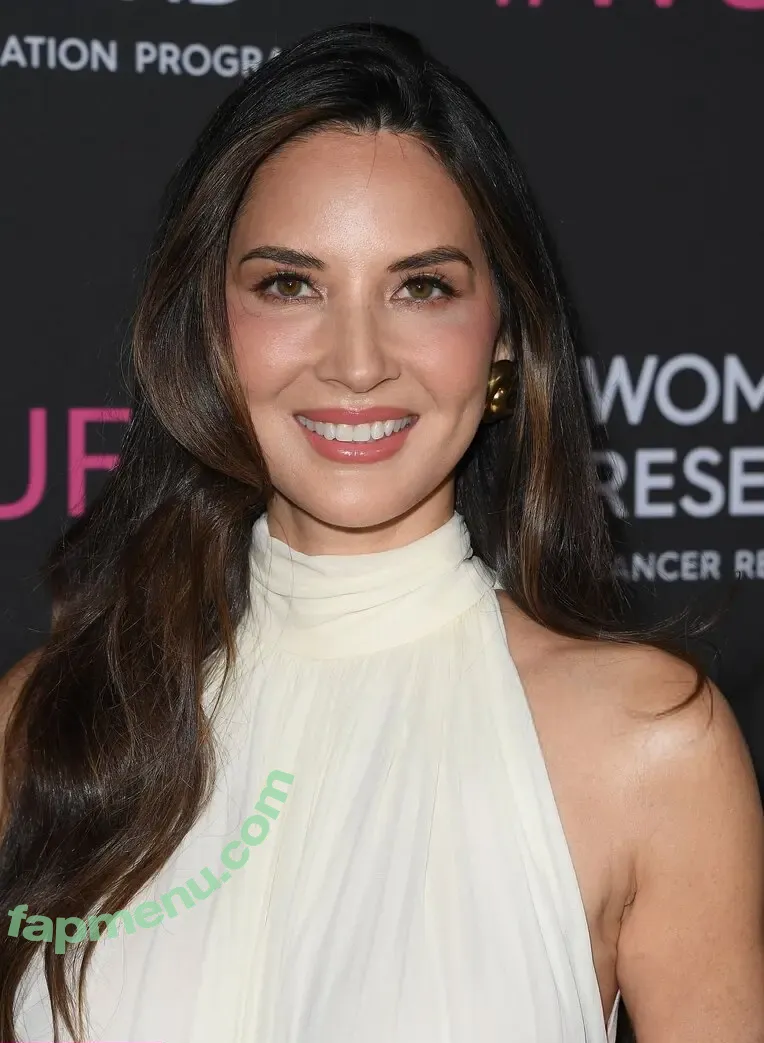Olivia Munn nude photo #1134 (oliviamunn)