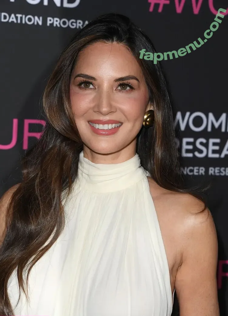 Olivia Munn nude photo #1138 (oliviamunn)