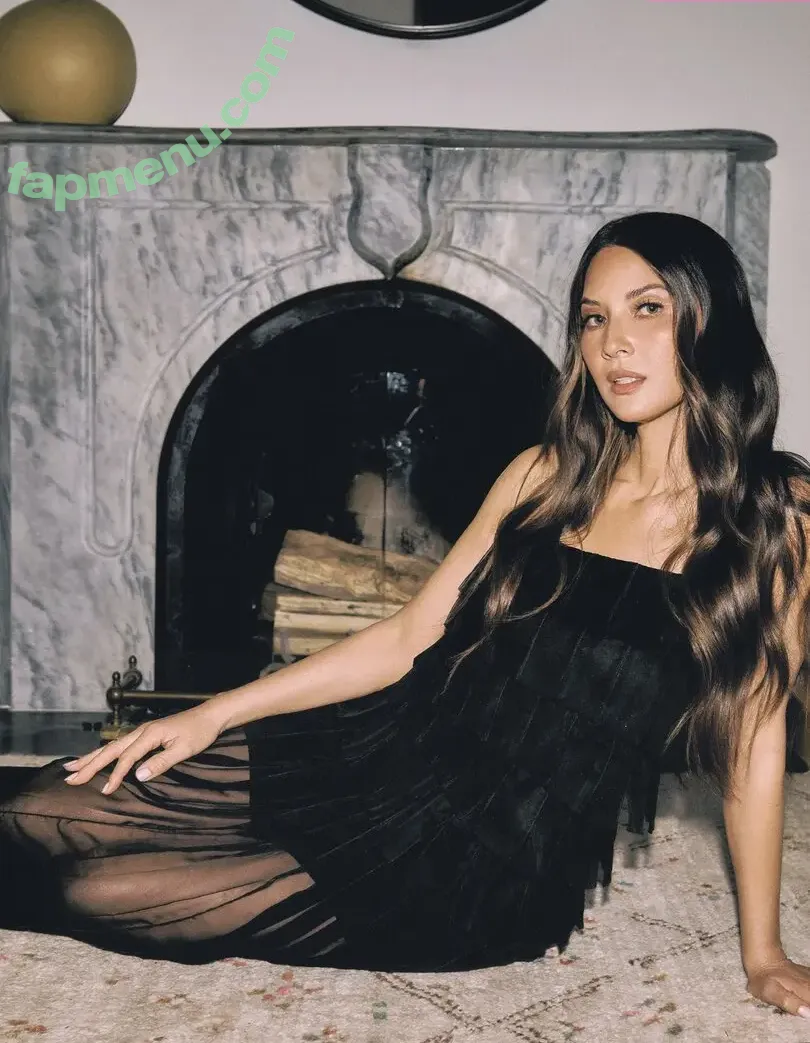 Olivia Munn nude photo #1165 (oliviamunn)