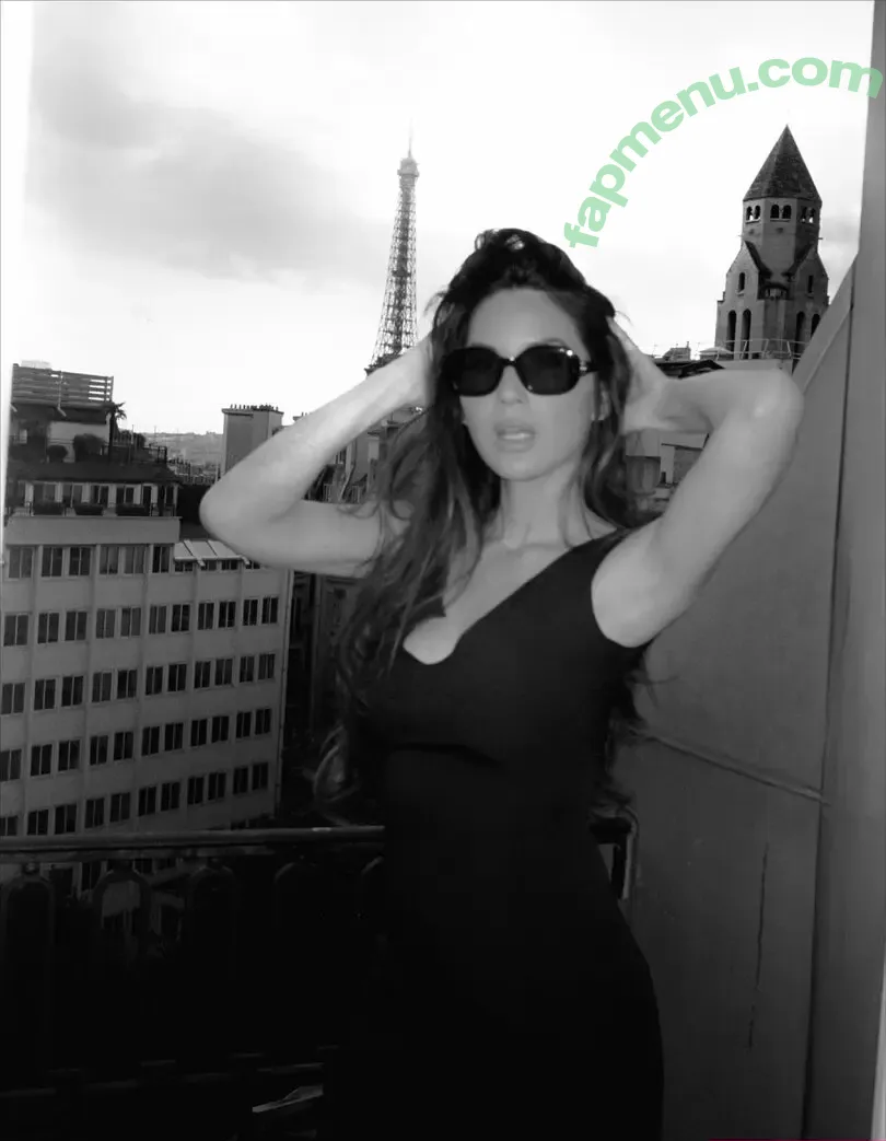 Olivia Munn nude photo #1237 (oliviamunn)