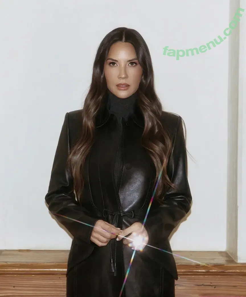 Olivia Munn nude photo #1275 (oliviamunn)