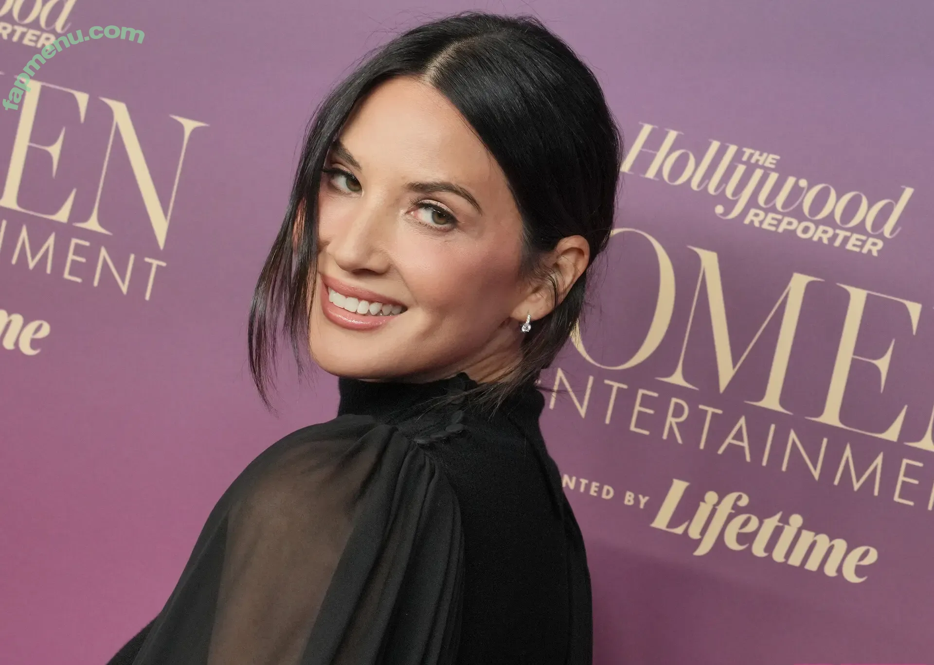 Olivia Munn nude photo #1322 (oliviamunn)