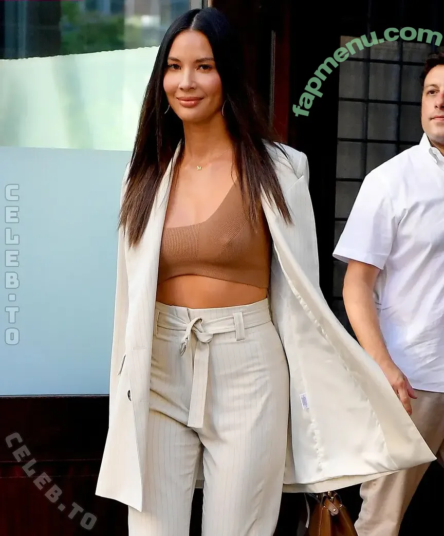 Olivia Munn nude photo #1349 (oliviamunn)