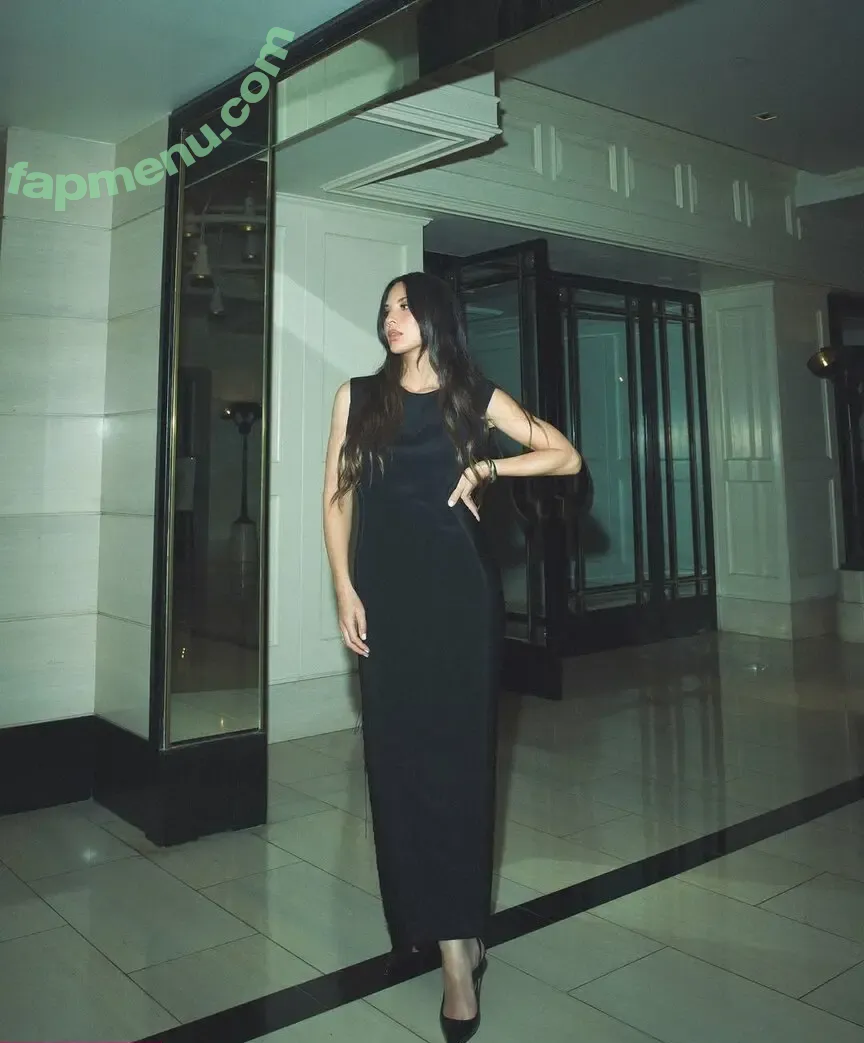 Olivia Munn nude photo #1363 (oliviamunn)