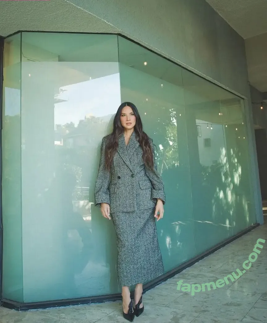 Olivia Munn nude photo #1368 (oliviamunn)