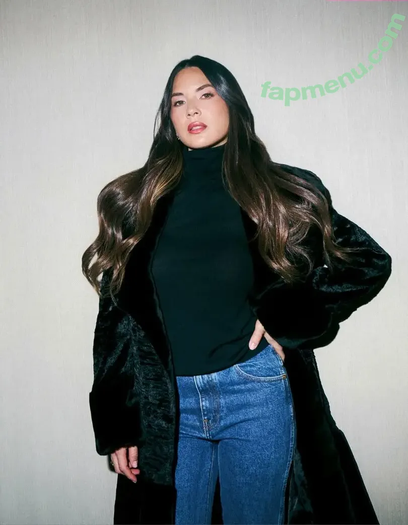 Olivia Munn nude photo #1373 (oliviamunn)