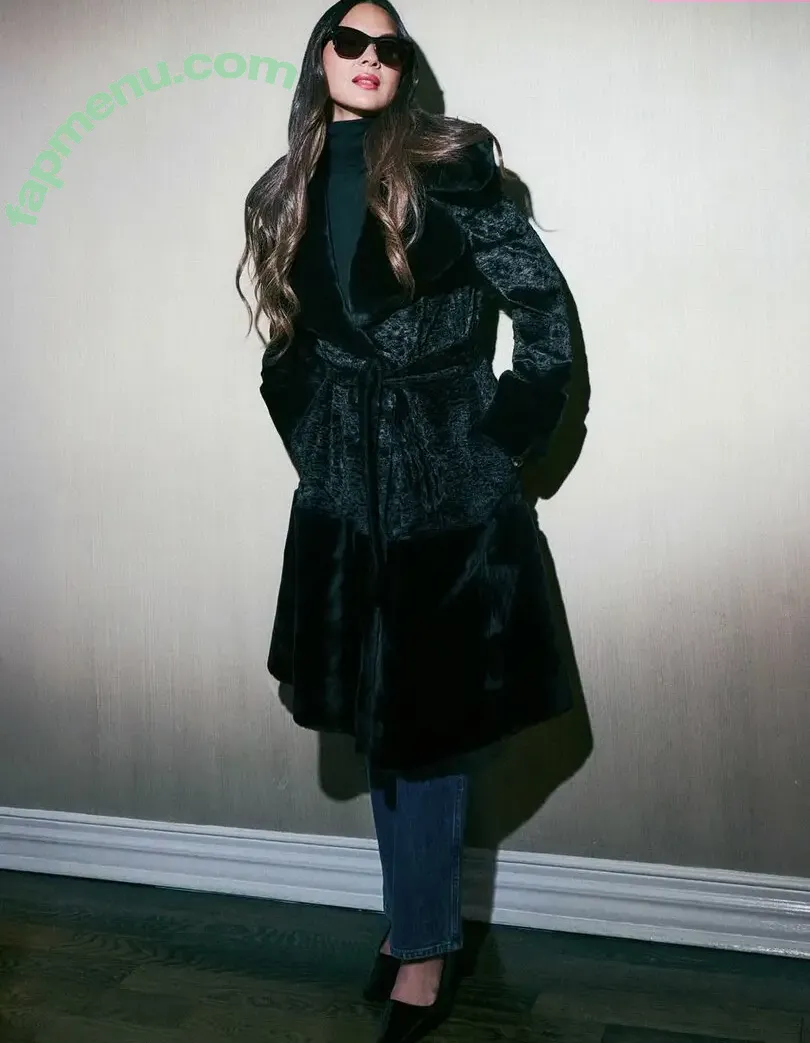 Olivia Munn nude photo #1374 (oliviamunn)