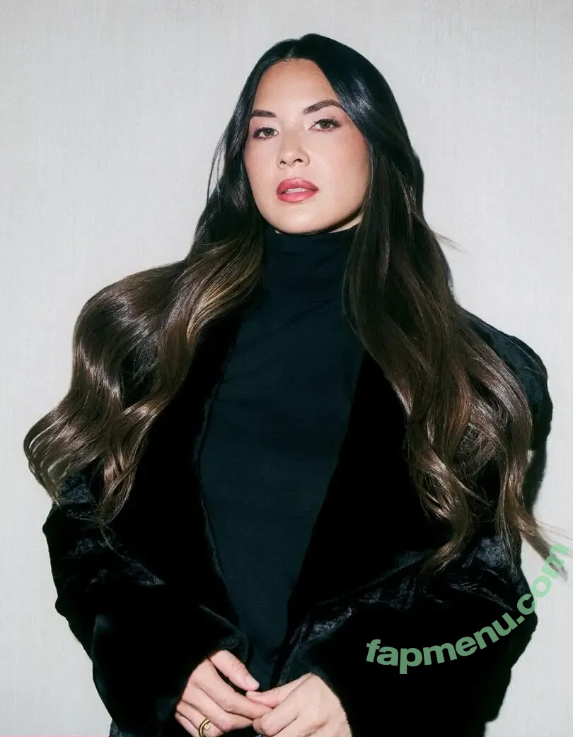 Olivia Munn nude photo #1375 (oliviamunn)