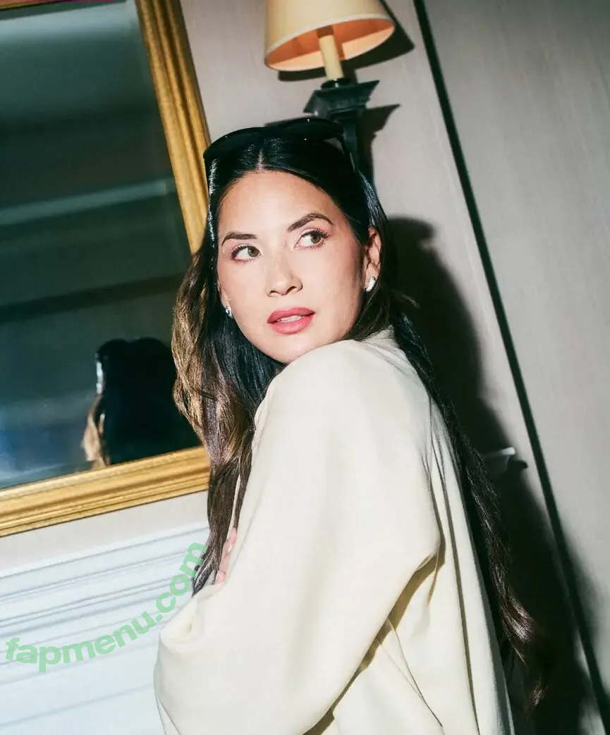 Olivia Munn nude photo #1378 (oliviamunn)