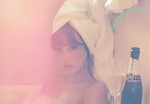 Olivia OBrien / olivialauren / oliviaobrien nude photo #0264