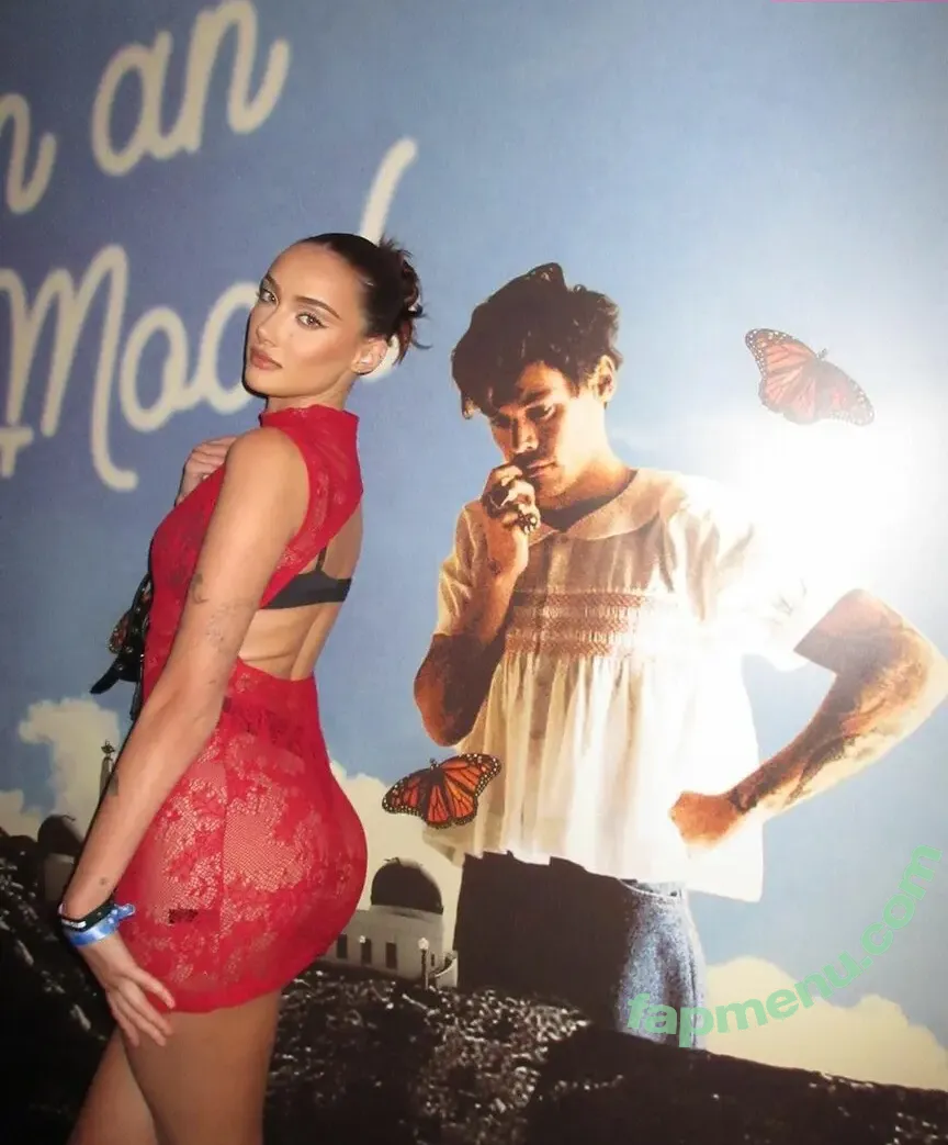 Olivia OBrien nude photo #0133 (olivialauren / oliviaobrien)