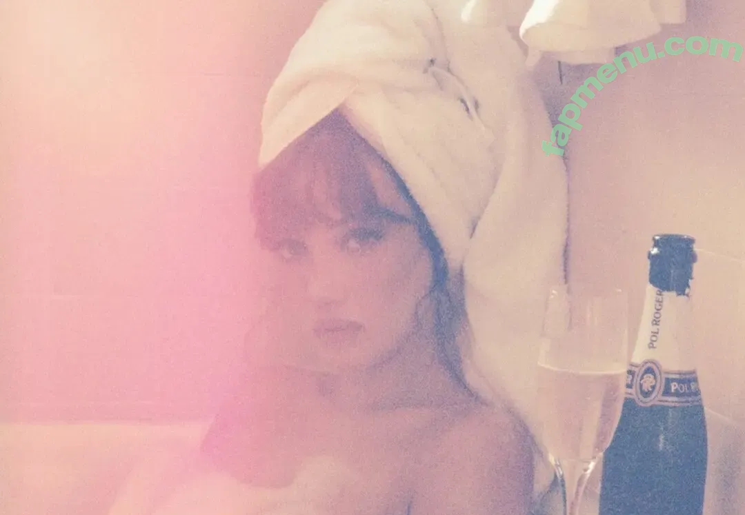 Olivia OBrien nude photo #0264 (olivialauren / oliviaobrien)