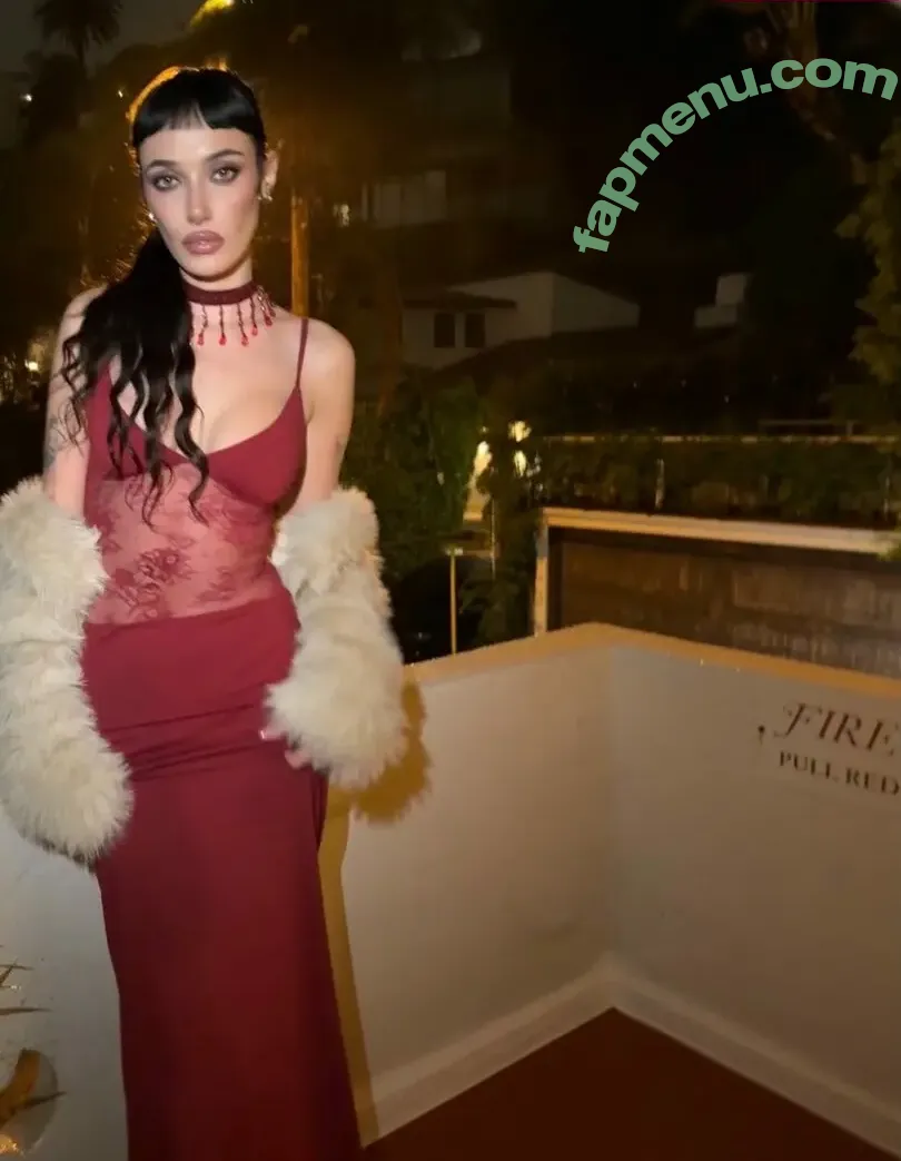 Olivia OBrien nude photo #0886 (olivialauren / oliviaobrien)