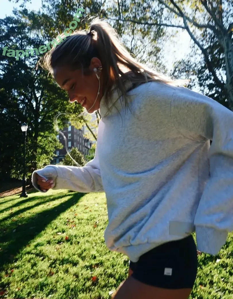 Olivia Ponton nude photo #4275 (olivia.ponton / olivia_ponton)