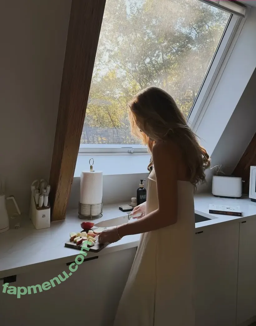 Olivia Ponton nude photo #4420 (olivia.ponton / olivia_ponton)