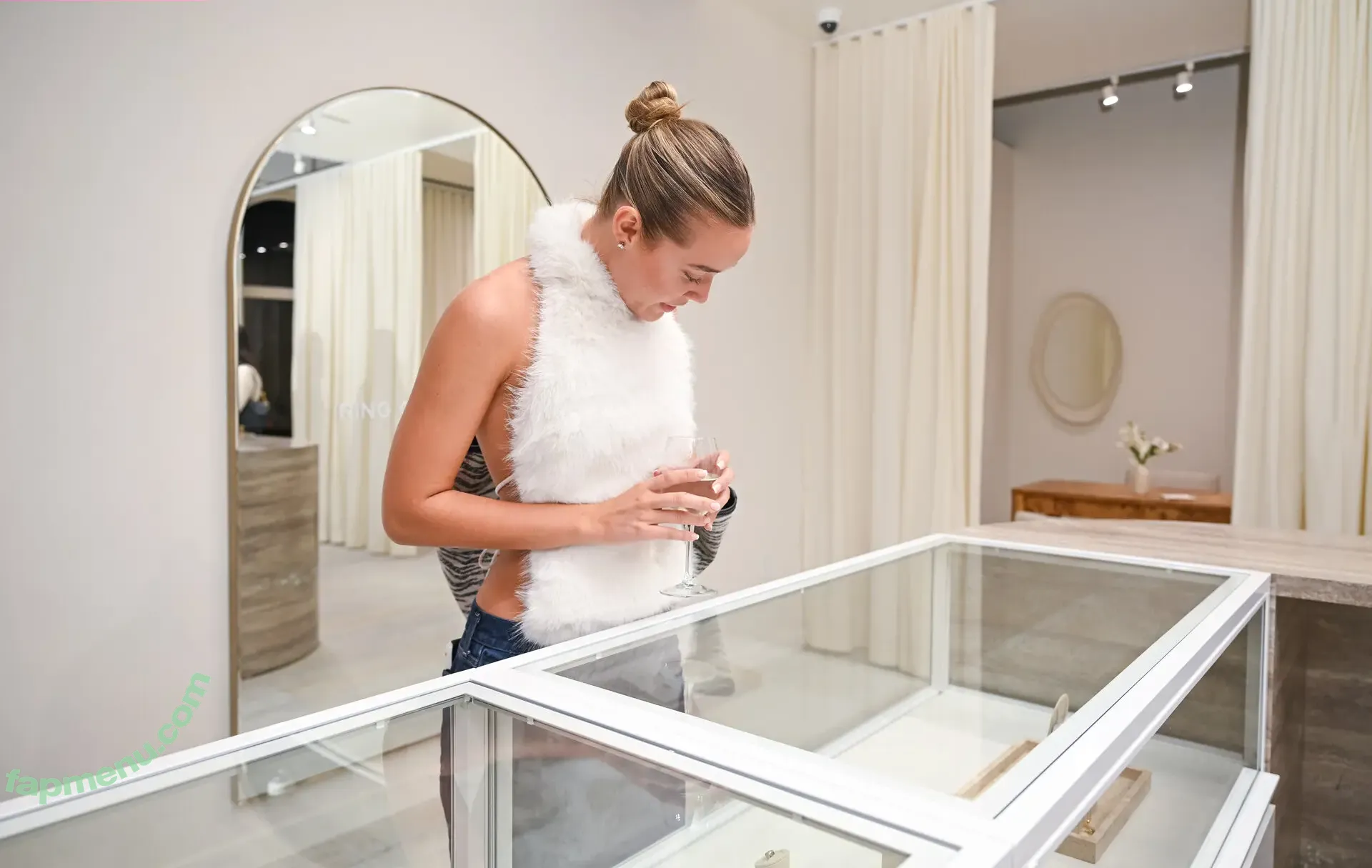 Olivia Ponton nude photo #4431 (olivia.ponton / olivia_ponton)