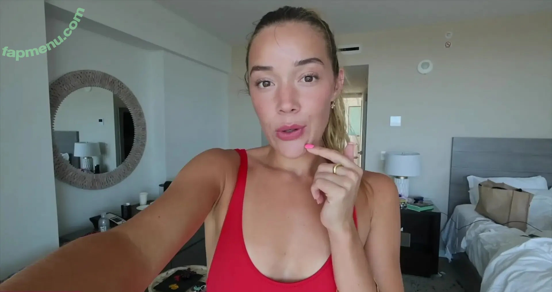 Olivia Ponton nude photo #4442 (olivia.ponton / olivia_ponton)