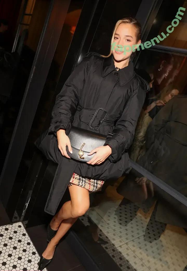 Olivia Ponton nude photo #4467 (olivia.ponton / olivia_ponton)