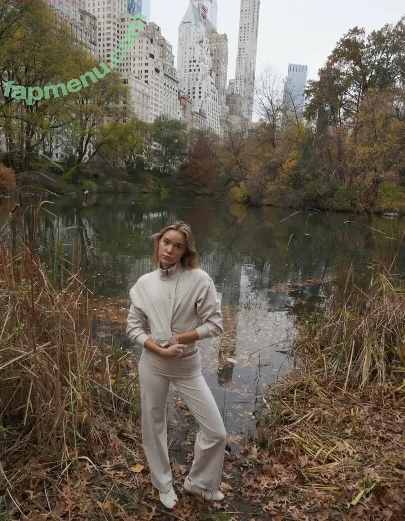 Olivia Ponton nude photo #4488 (olivia.ponton / olivia_ponton)