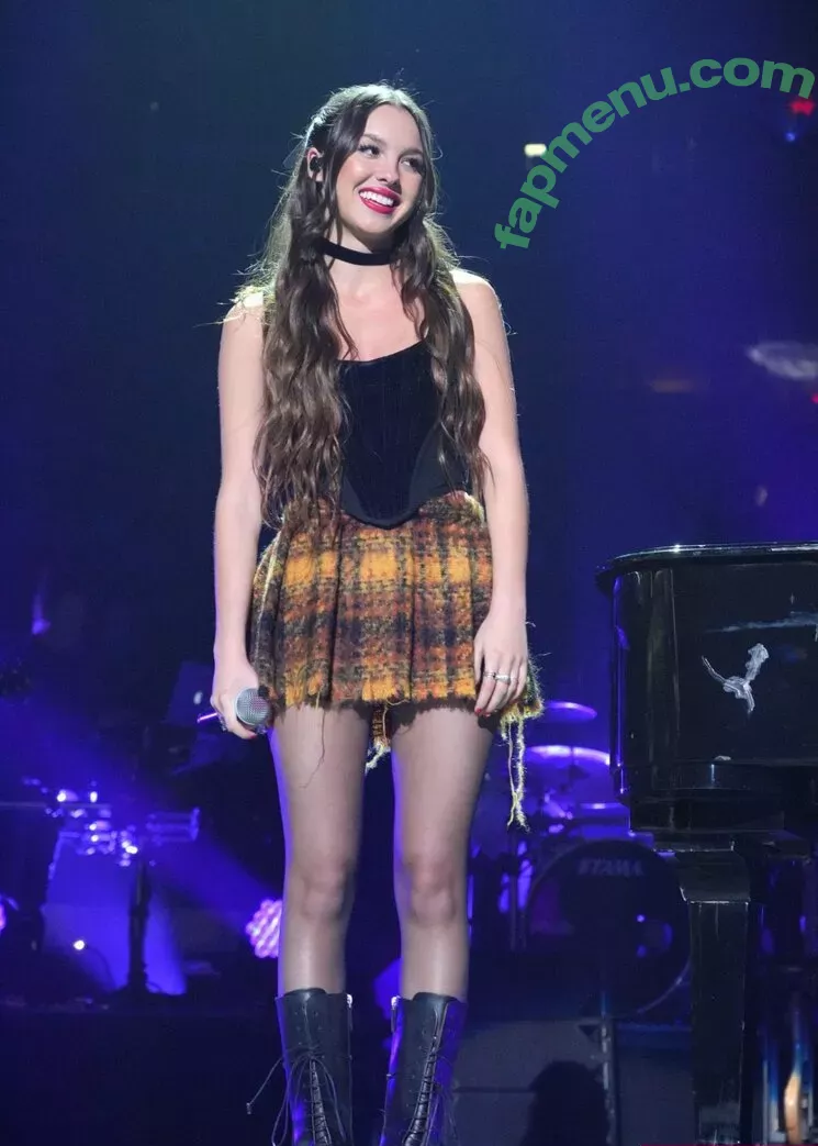 Olivia Rodrigo nude photo #0751 (oliviarodrigo)