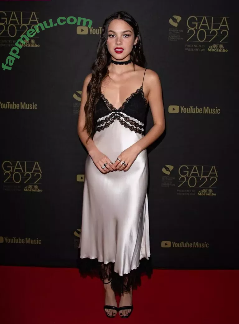 Olivia Rodrigo nude photo #0825 (oliviarodrigo)