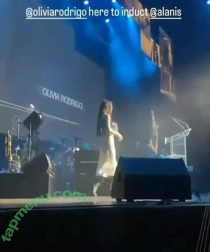 Olivia Rodrigo nude photo #0830 (oliviarodrigo)