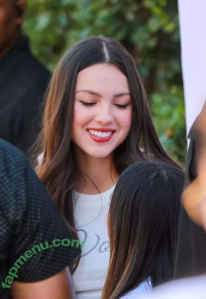 Olivia Rodrigo nude photo #0906 (oliviarodrigo)