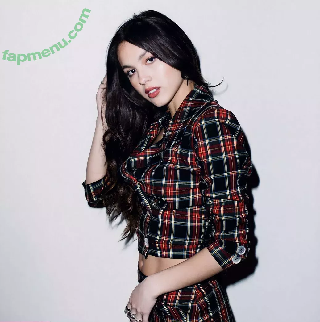 Olivia Rodrigo nude photo #0963 (oliviarodrigo)