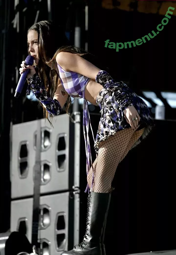 Olivia Rodrigo nude photo #0973 (oliviarodrigo)