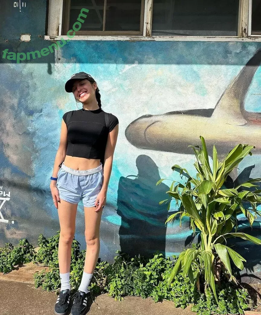 Olivia Rodrigo nude photo #1386 (oliviarodrigo)