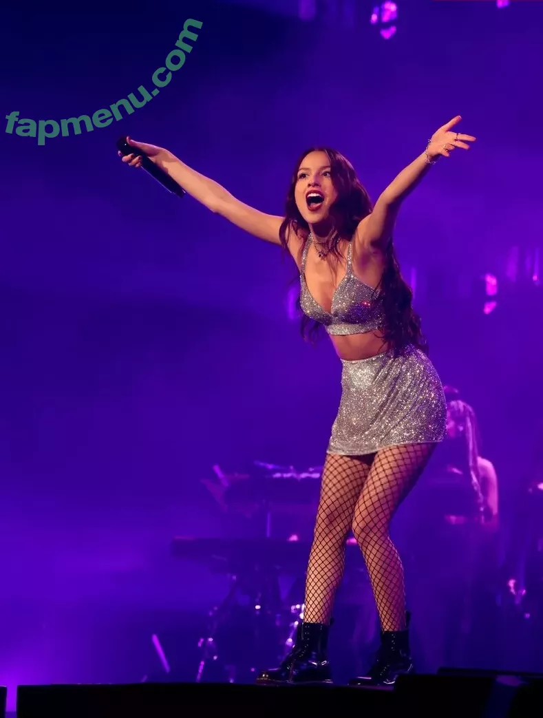 Olivia Rodrigo nude photo #1967 (oliviarodrigo)
