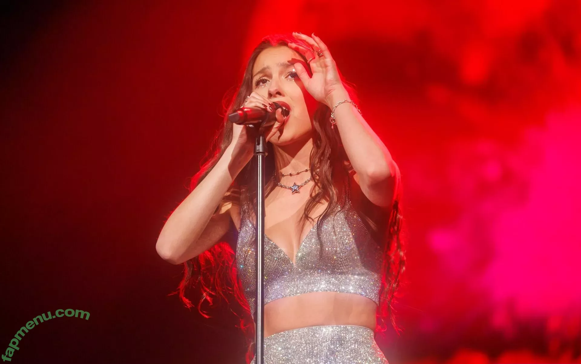 Olivia Rodrigo nude photo #1999 (oliviarodrigo)