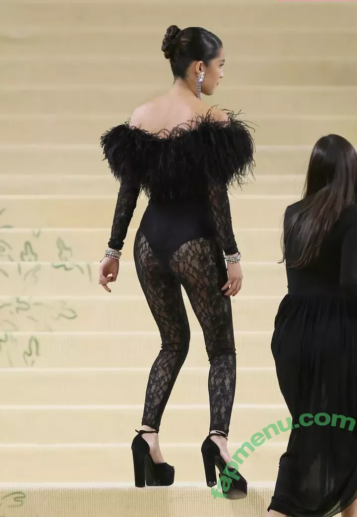 Olivia Rodrigo nude photo #2215 (oliviarodrigo)